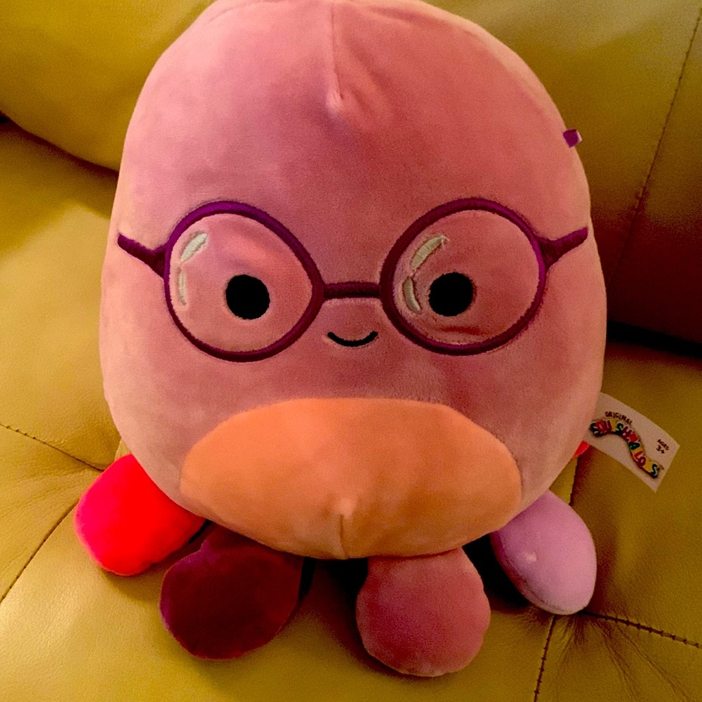 SQUISHMALLOWS ~ 8 inches Octopus in glasses 🐙🩷💜